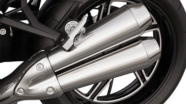 The dual-flow rear silencer of the R 12 nineT from BMW Motorrad