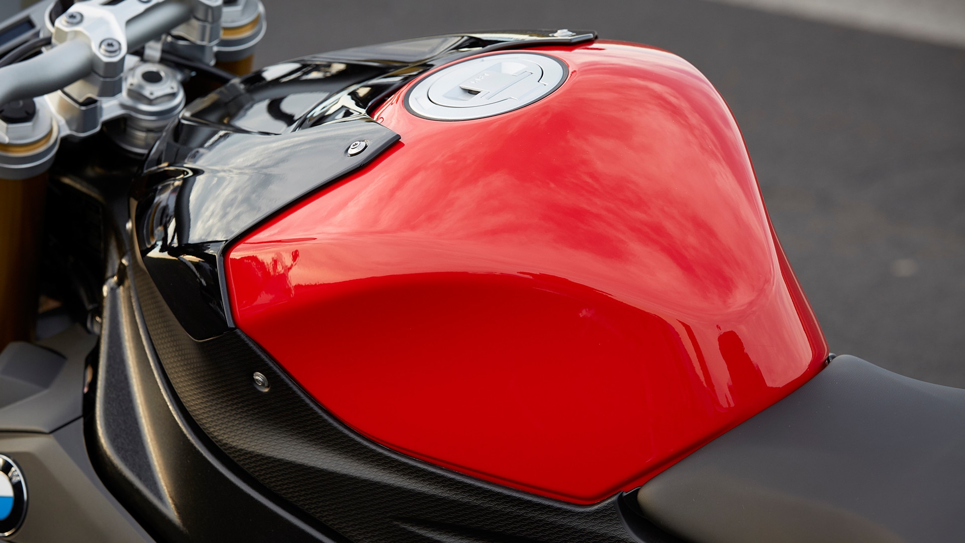 S 1000 R light aluminium tank