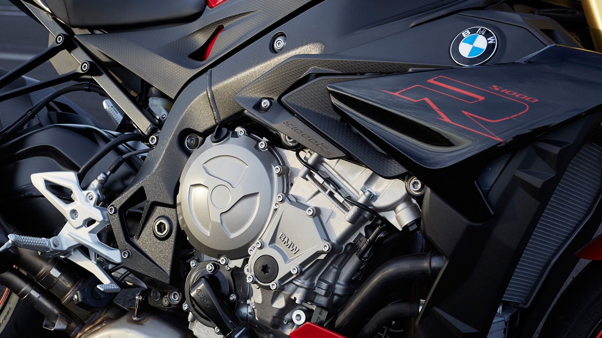 S 1000 R reduced side trim