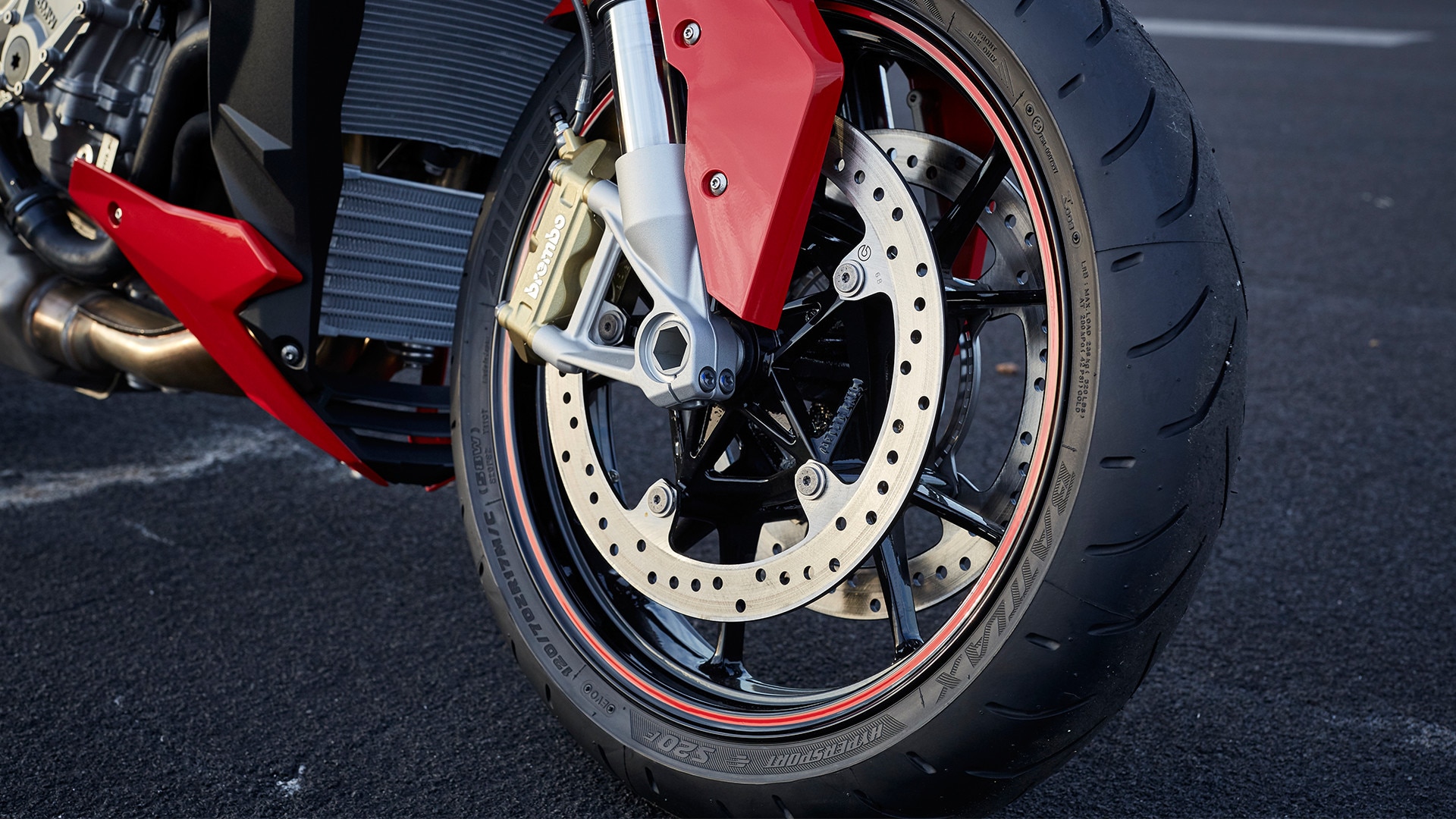S 1000 R high-performance brakes