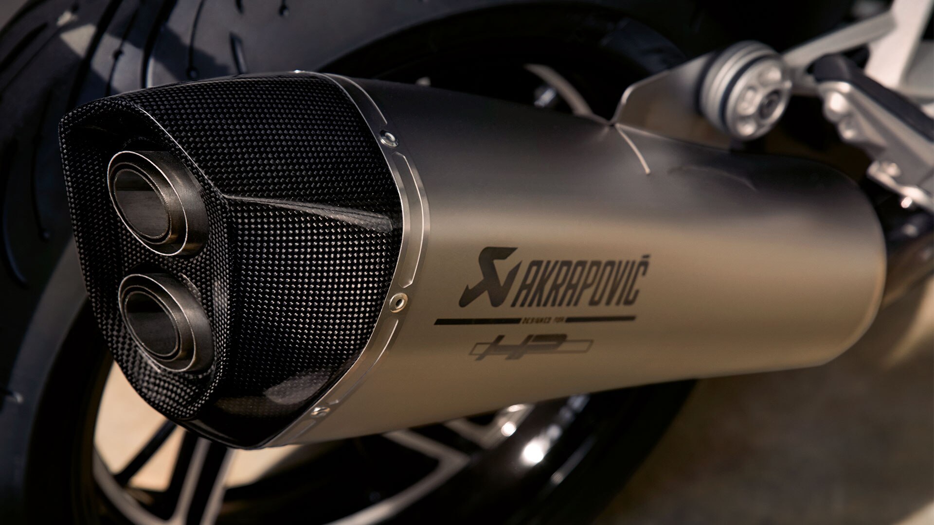 BMW R 1250 R with HP sport silencer