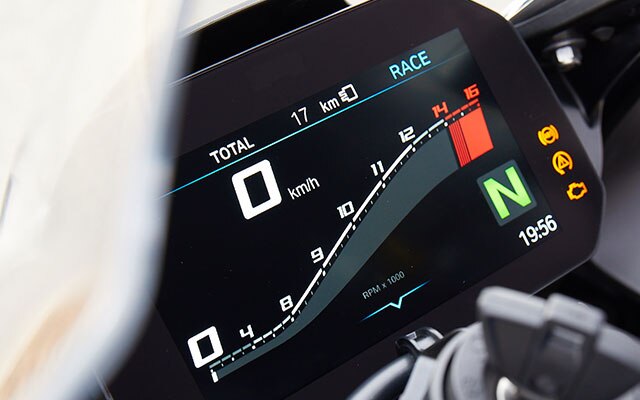 BMW RR 6.5" TFT display