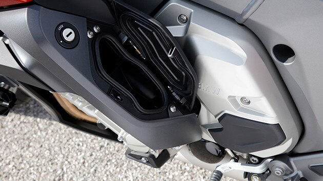 K 1600 GT storage compartments