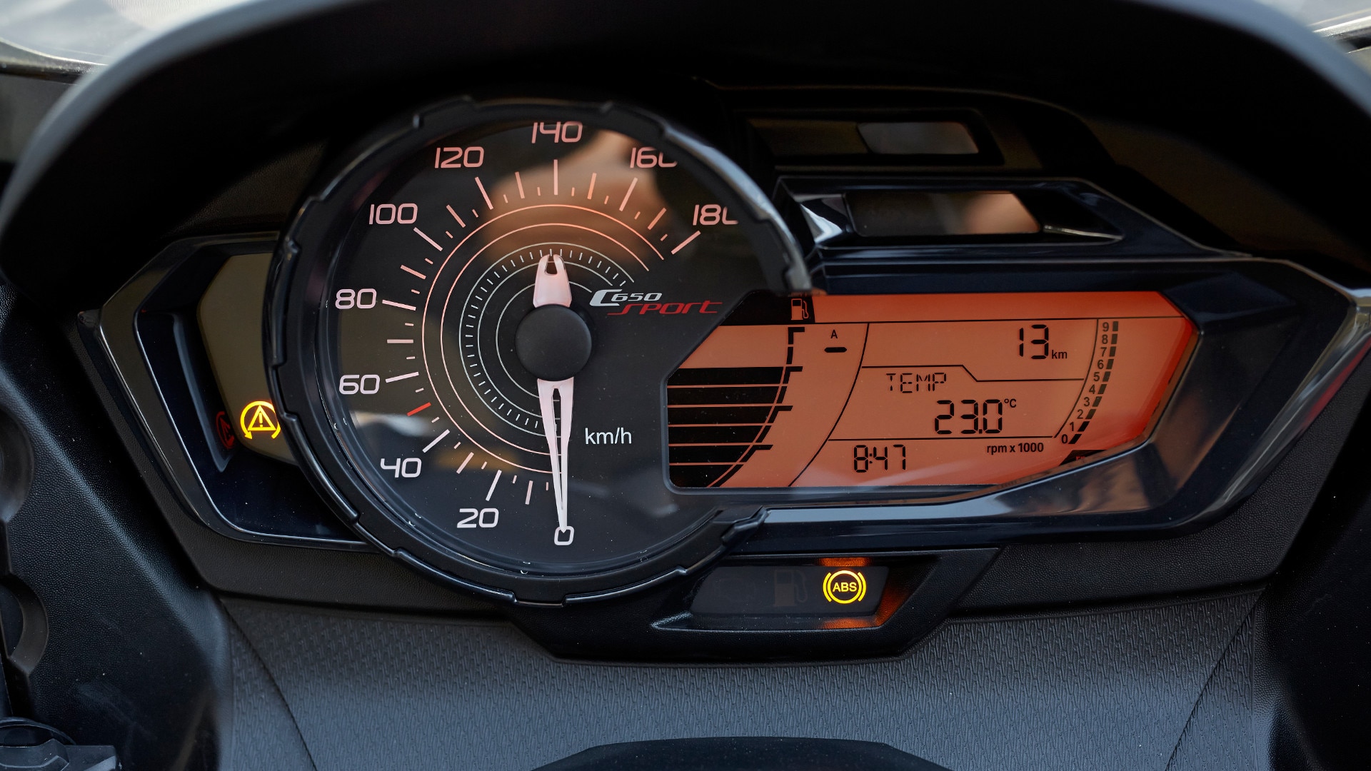C 650 Sport instrument cluster