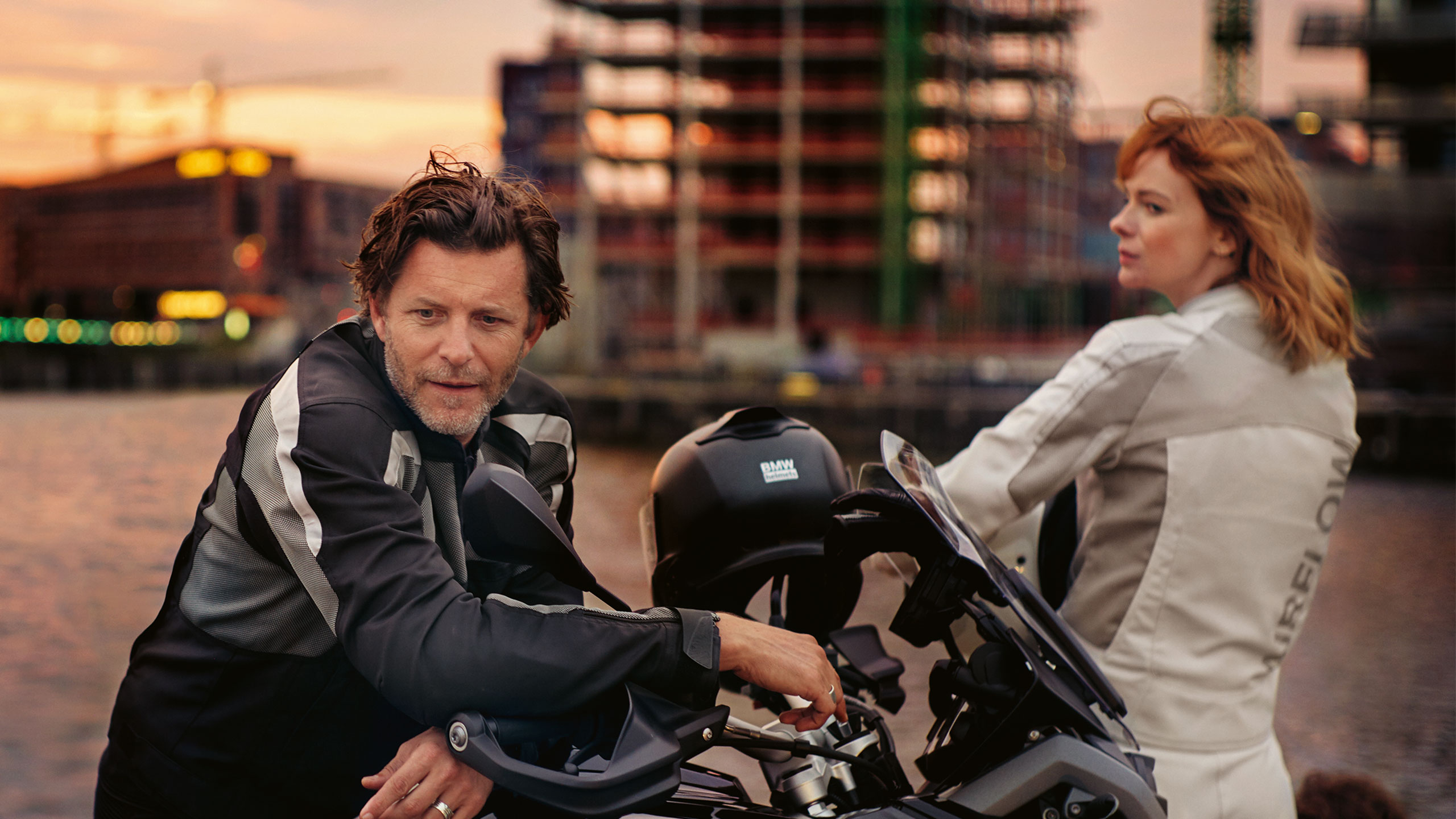 BMW Motorrad エアフロースーツ 夏 真夏のラリーに最適。BMWモトラッドからGSラリーウエアの新作